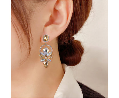 1 Pair Shining Piercing Beautiful Stud Earrings Water Drop Shape Rhinestone Leaves Women Earrings Wedding Jewelry - Champagne